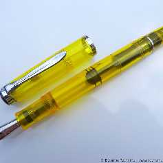 Pelikan M205 DUO Highlighter Yellow
