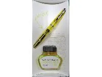 Highlighter model M205BB with double broad nib size and special ink, also available in green. © http://kmpn.blogspot.com
