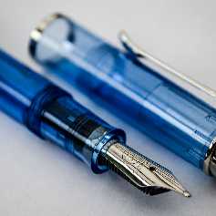 Pelikan M205 Hellblau transparent
