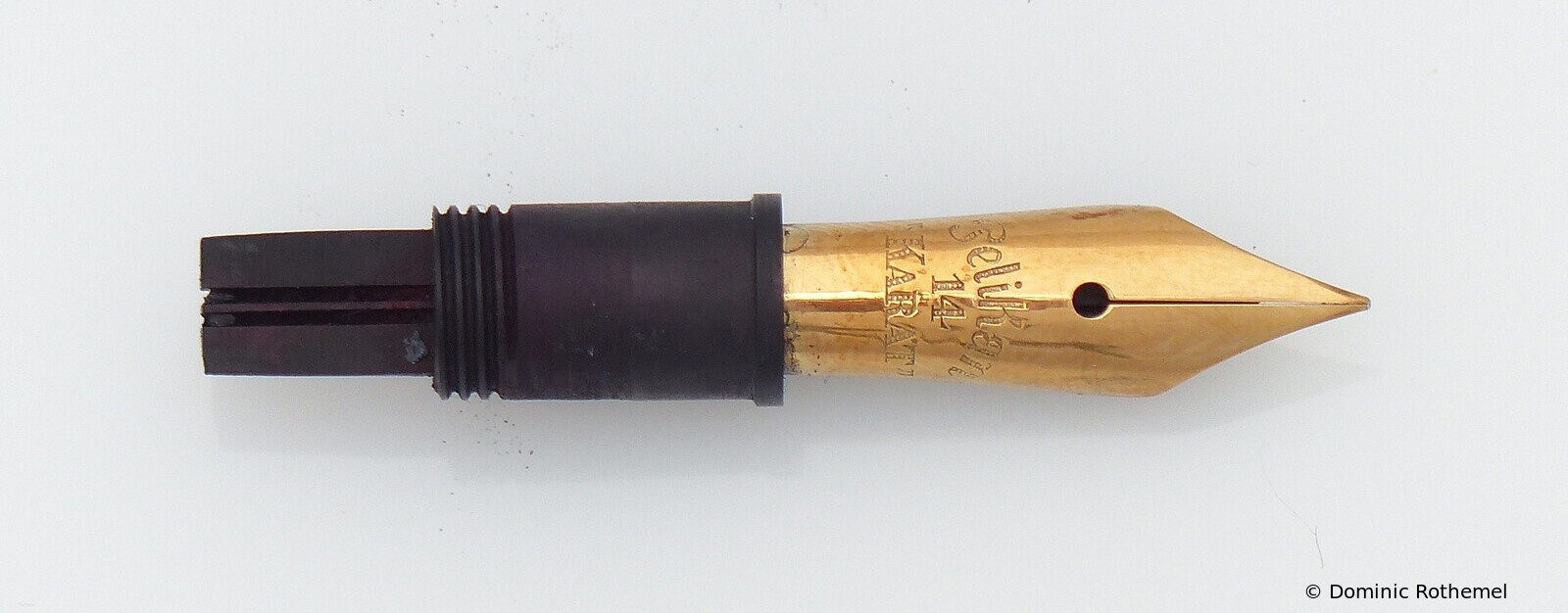 nib section of a Pelikan 100