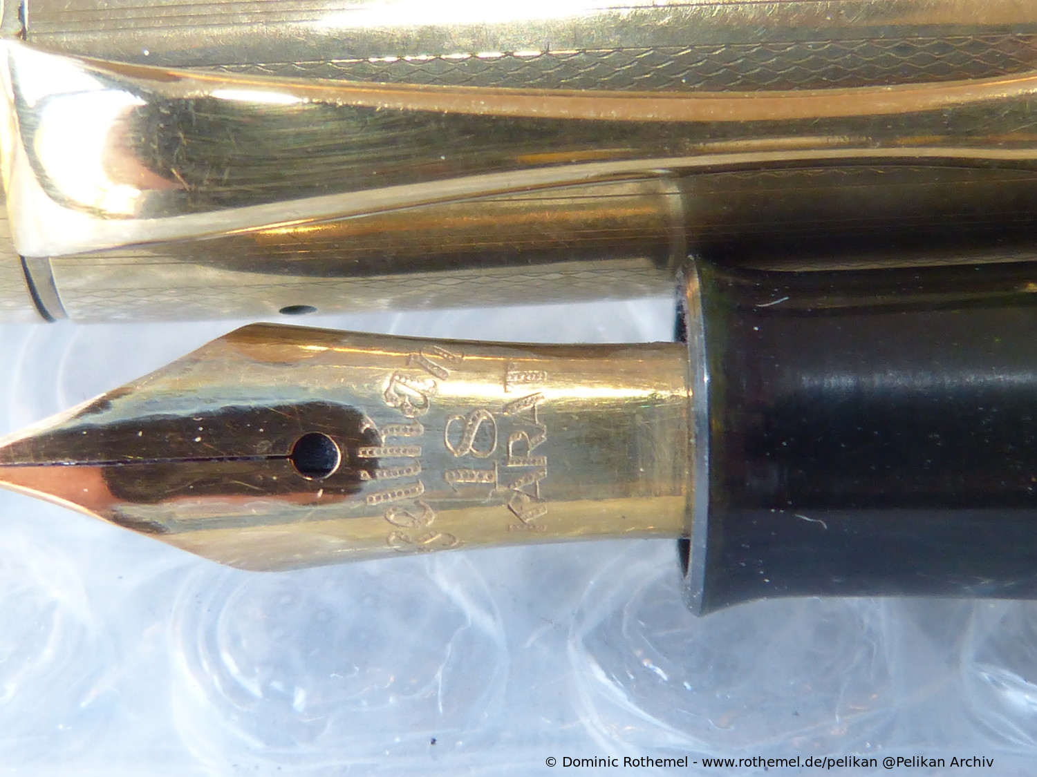 Pelikan 101N Gold 
