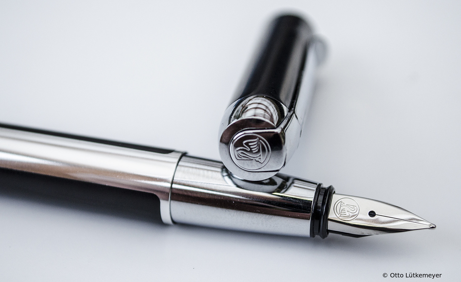 Pelikan Pura P40 ブラック シルバー 万年筆 細字 インク 青 Pelikan Pura (P40)