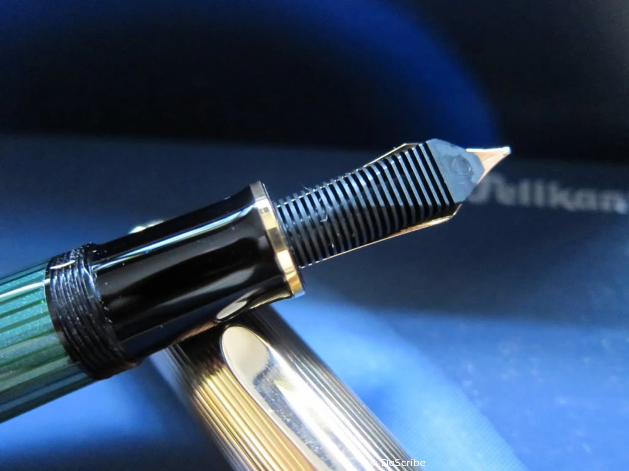 Pelikan M1050 Green-Striped/Vermeil
