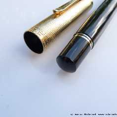 Pelikan M1050 Black/Vermeil
