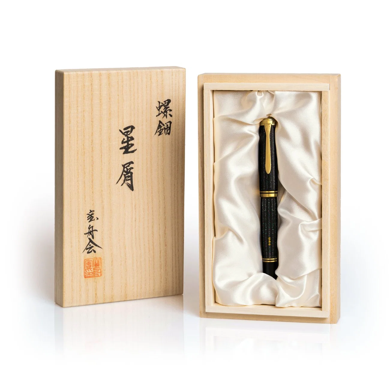 Pelikan Maki-e