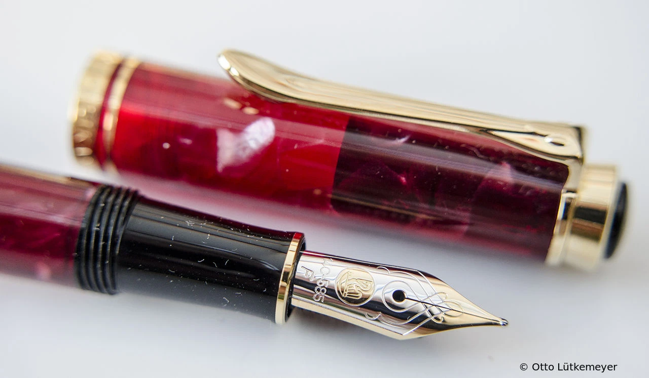 Pelikan M320 Ruby Red
