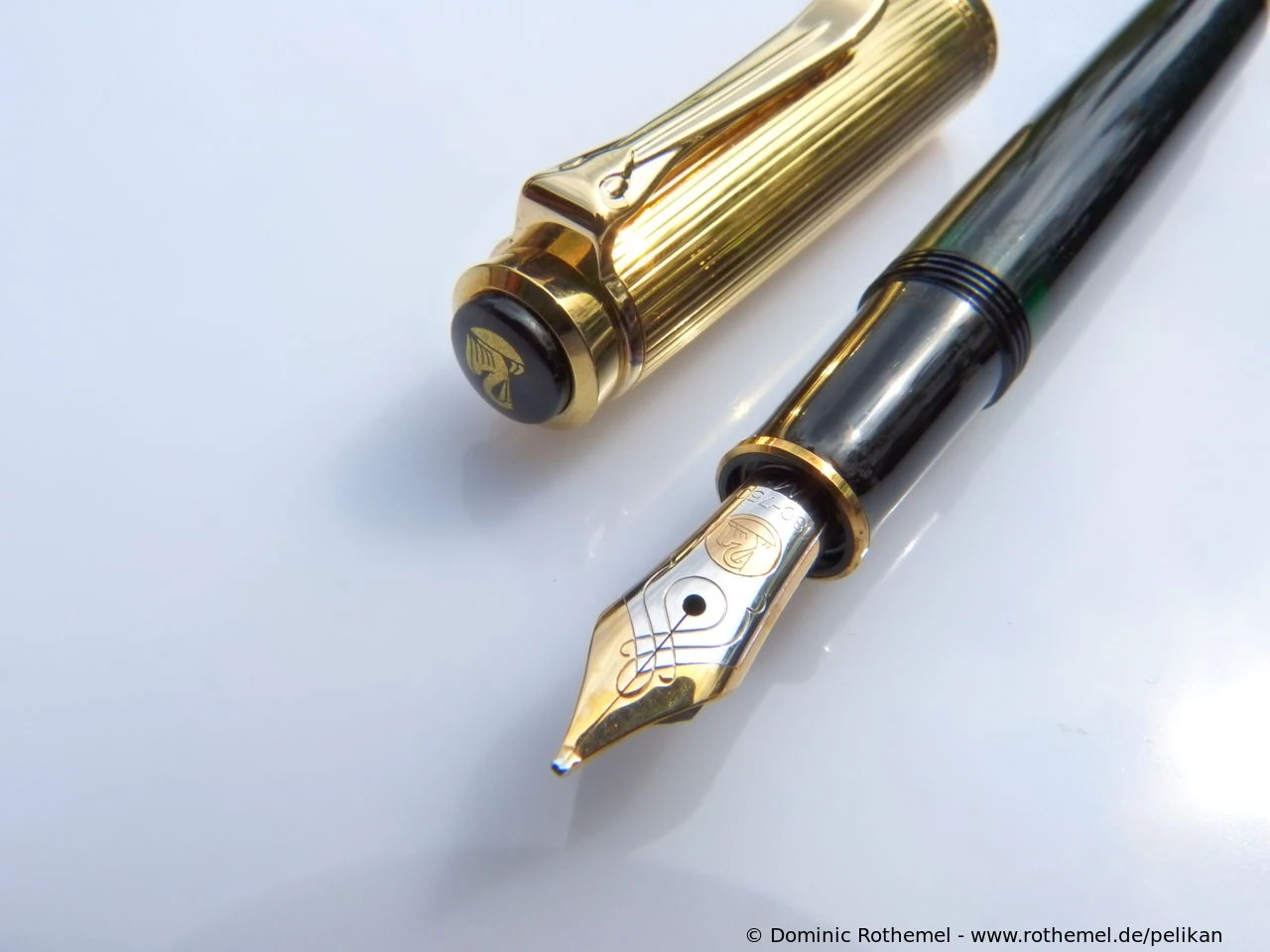 Pelikan M350 Black/Vermeil
