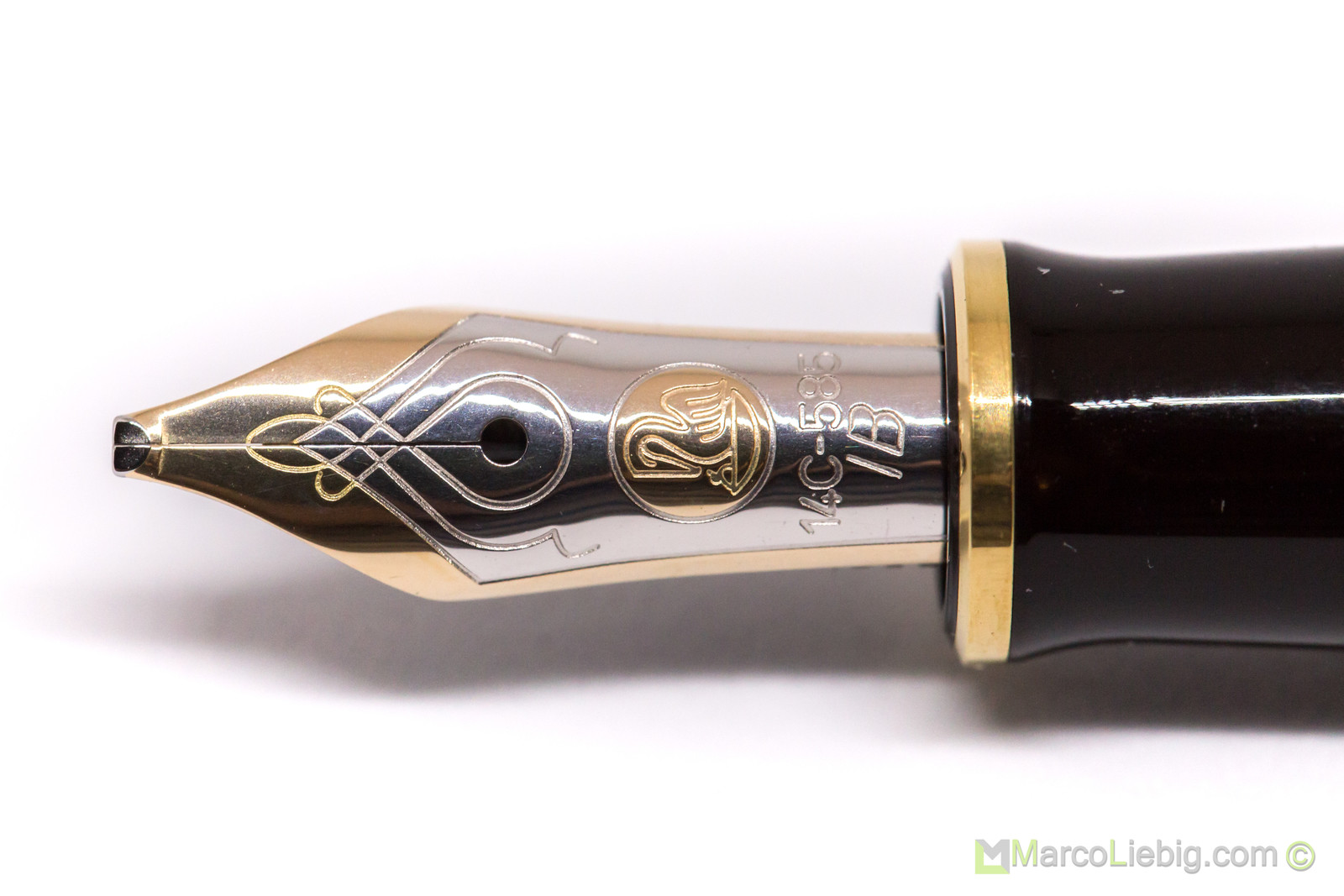 Pelikan M400 Special Edition Fountain Pen - Tortoise Brown