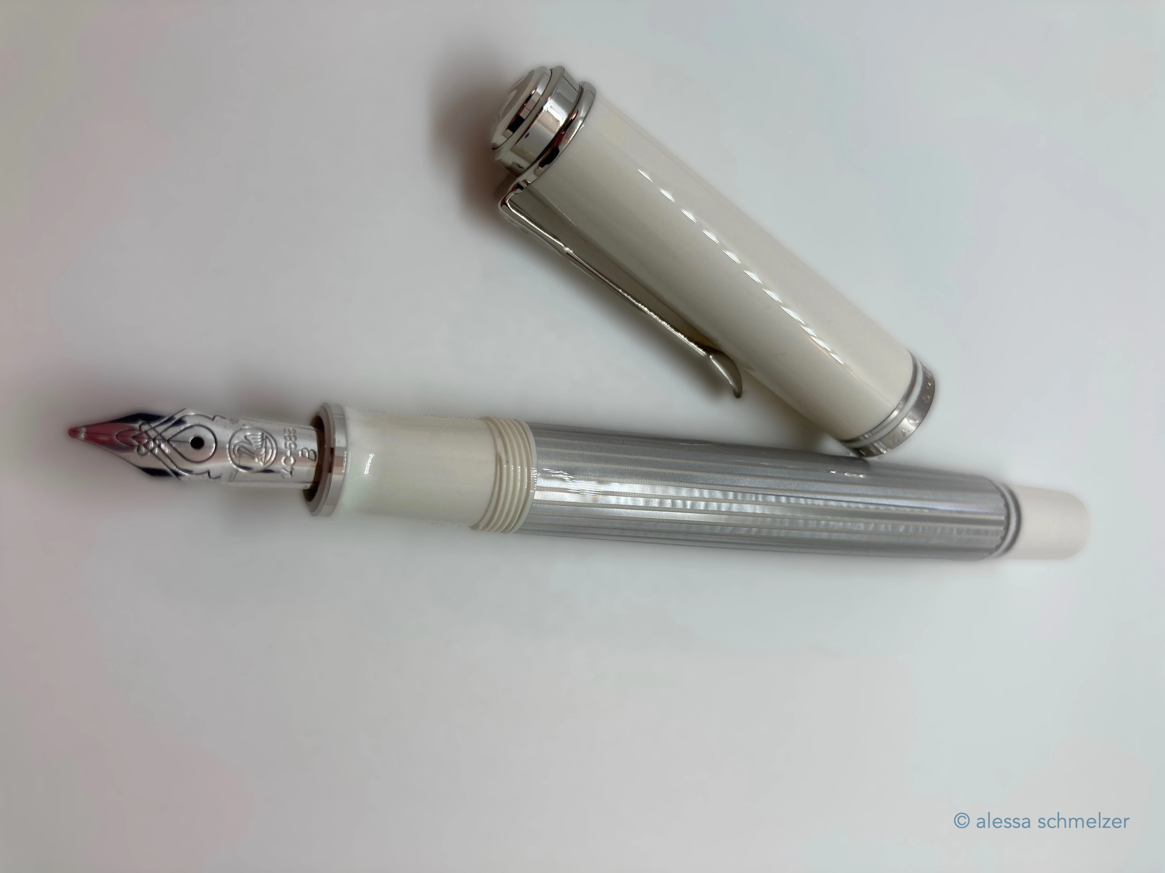 Pelikan M405 Silver-White
