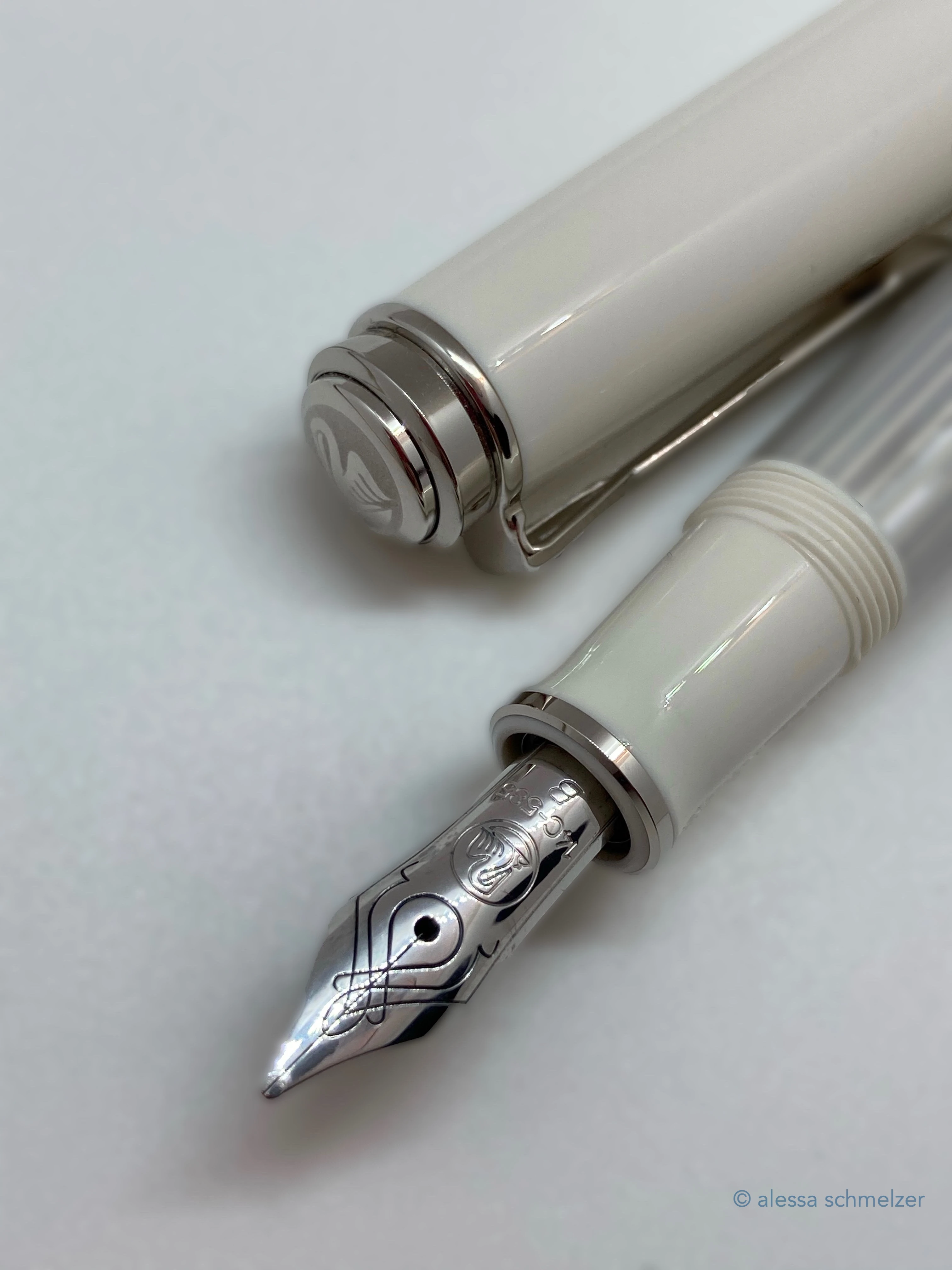 Pelikan M405 Silver-White
