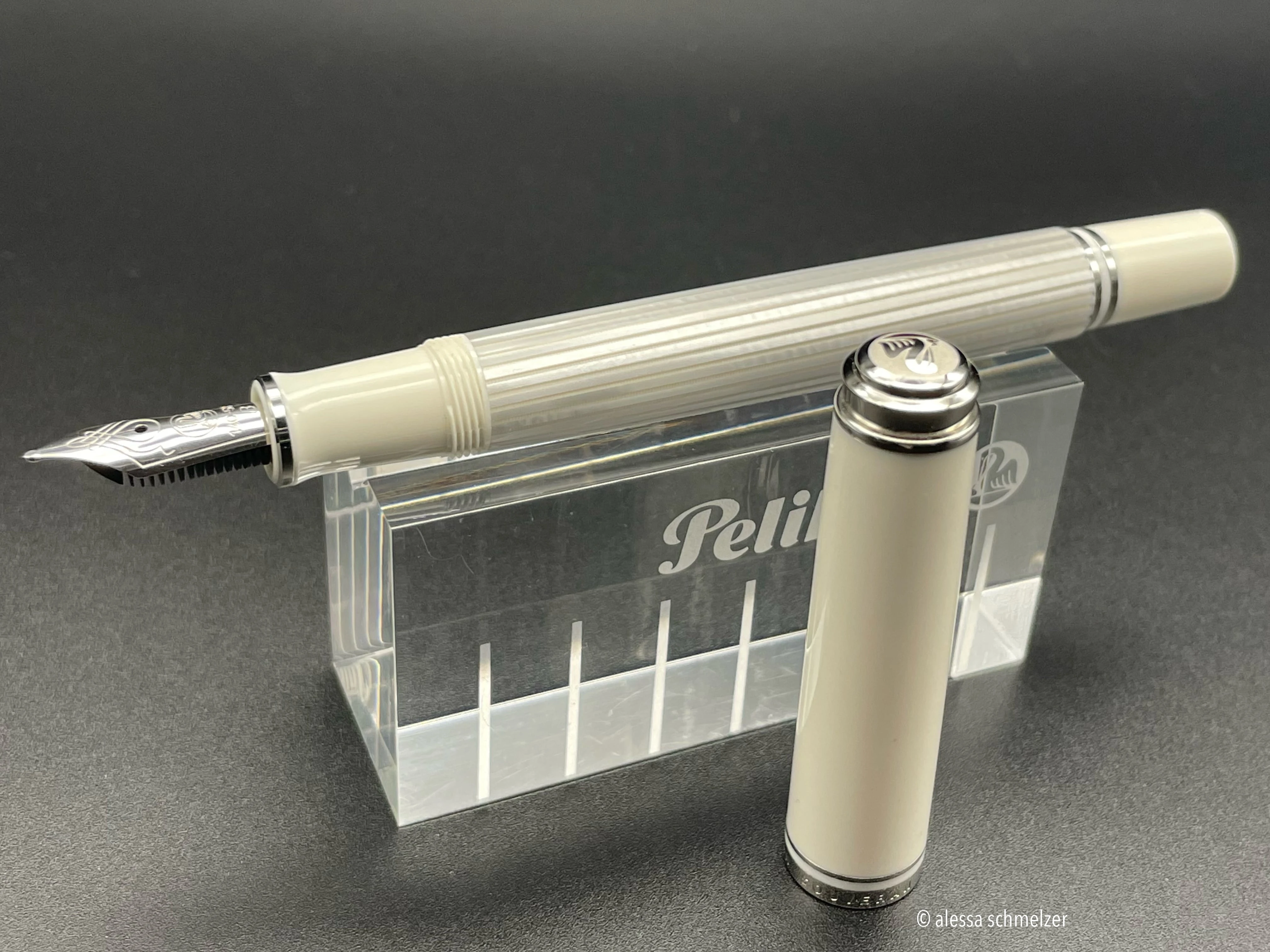 Pelikan M405 Silver-White
