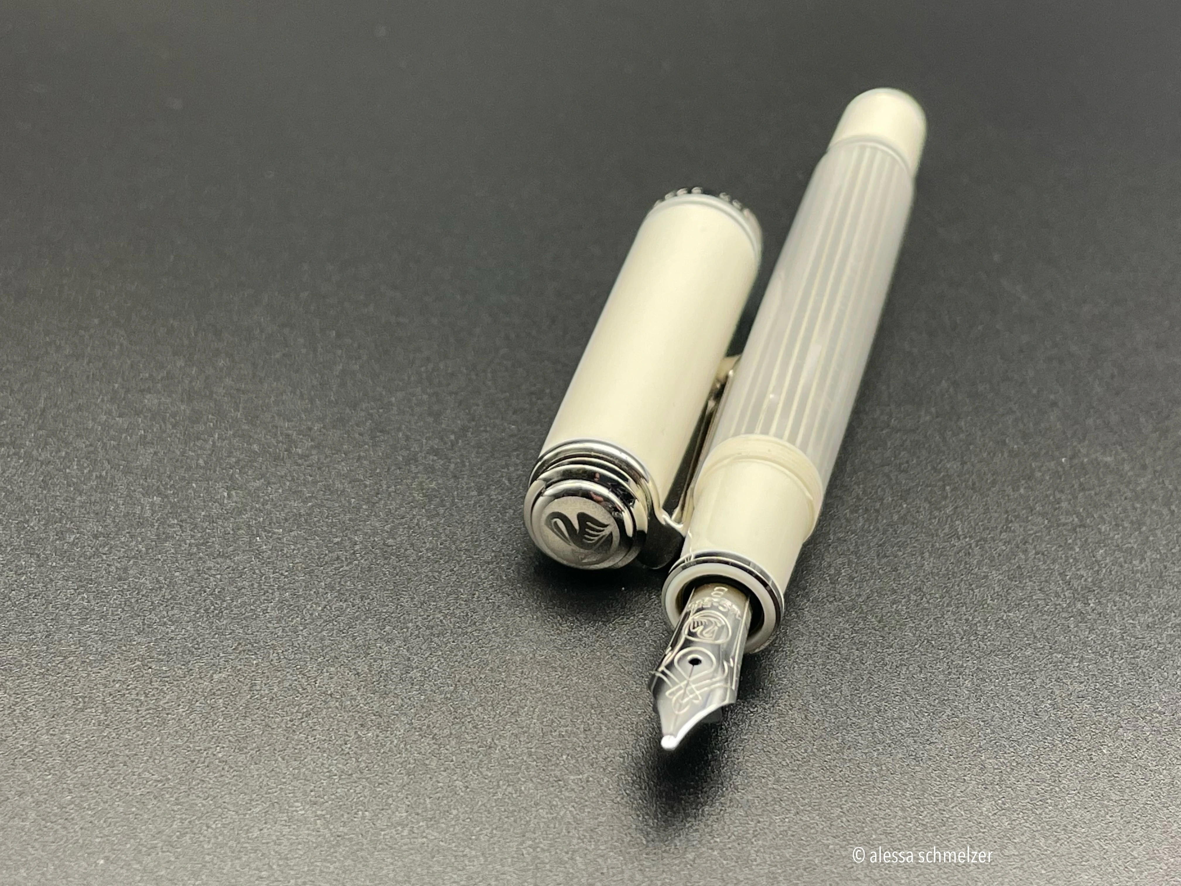Pelikan M405 Silver-White
