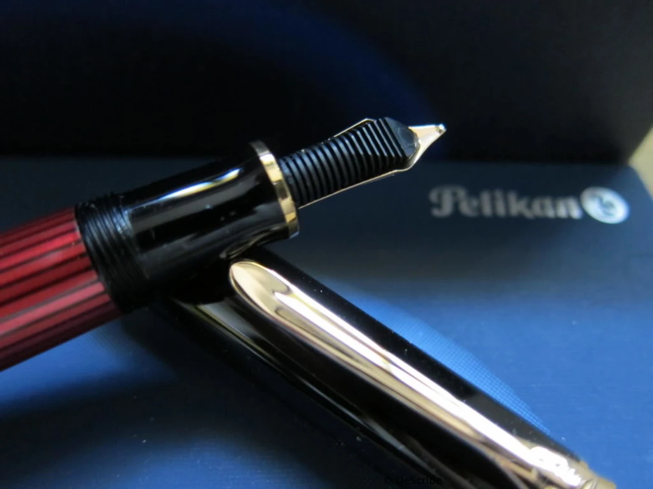 Pelikan M600 Red-striped
