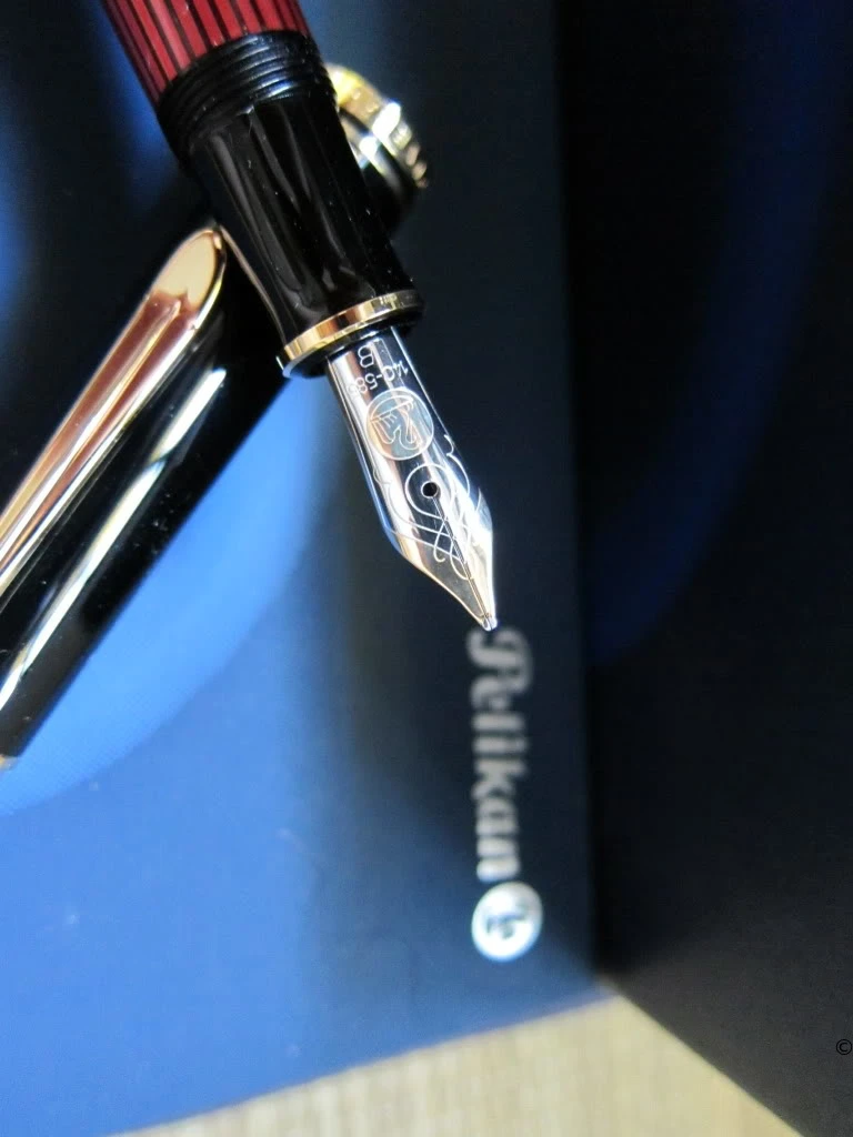 Pelikan M600 Red-striped
