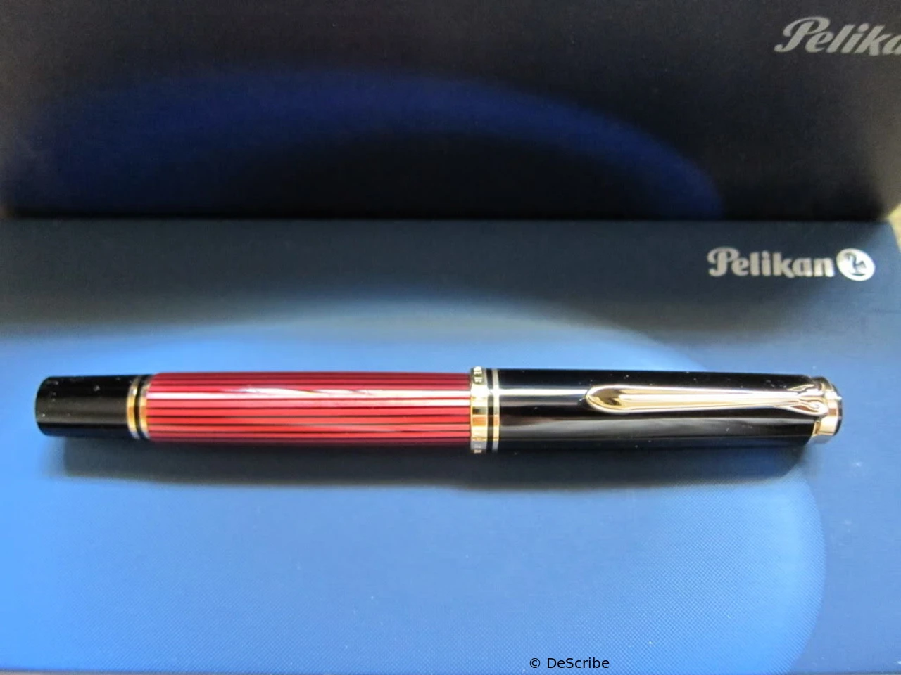 Pelikan M600 Red-striped
