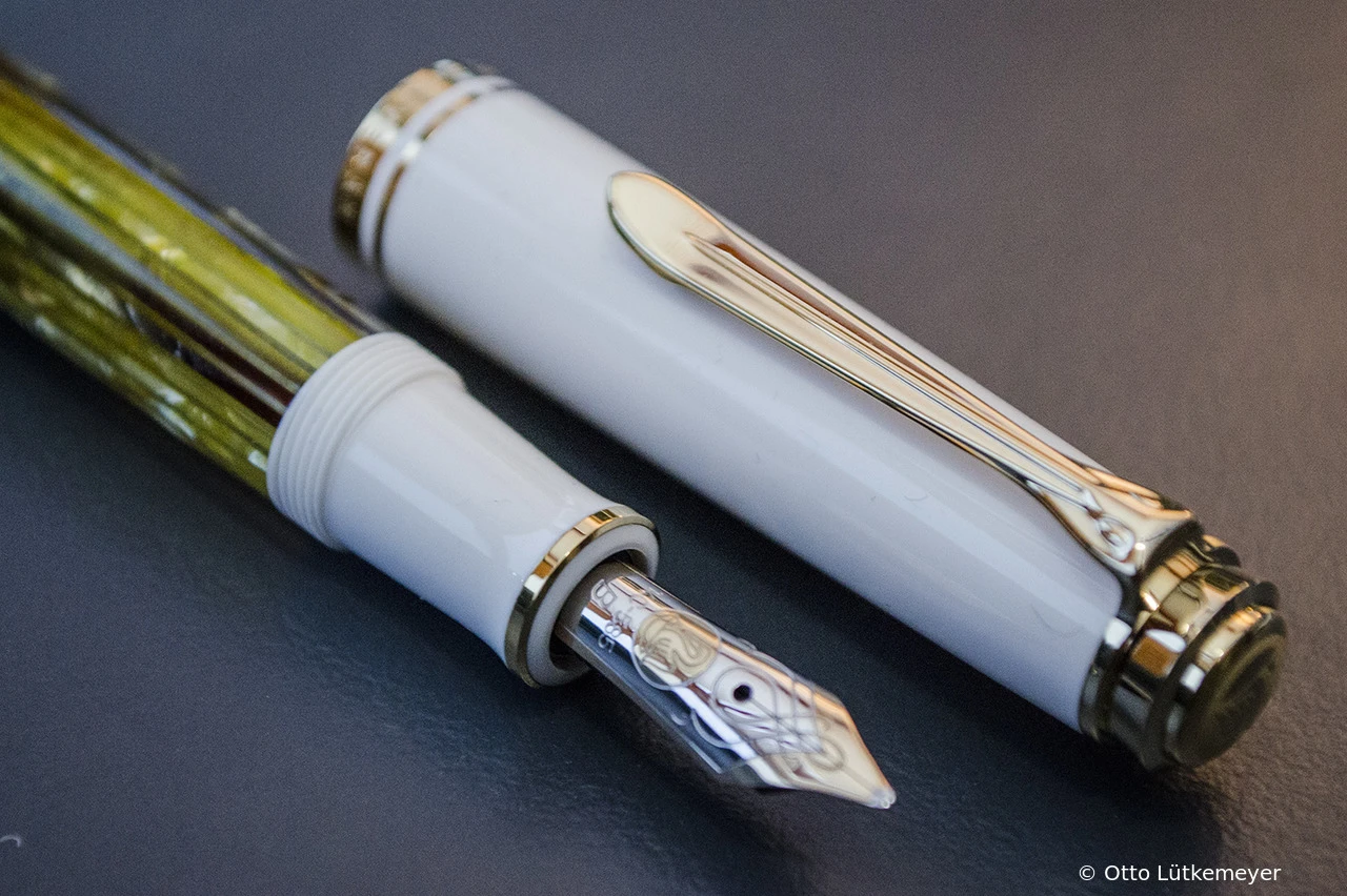 Pelikan M600 Light tortoise-striped
