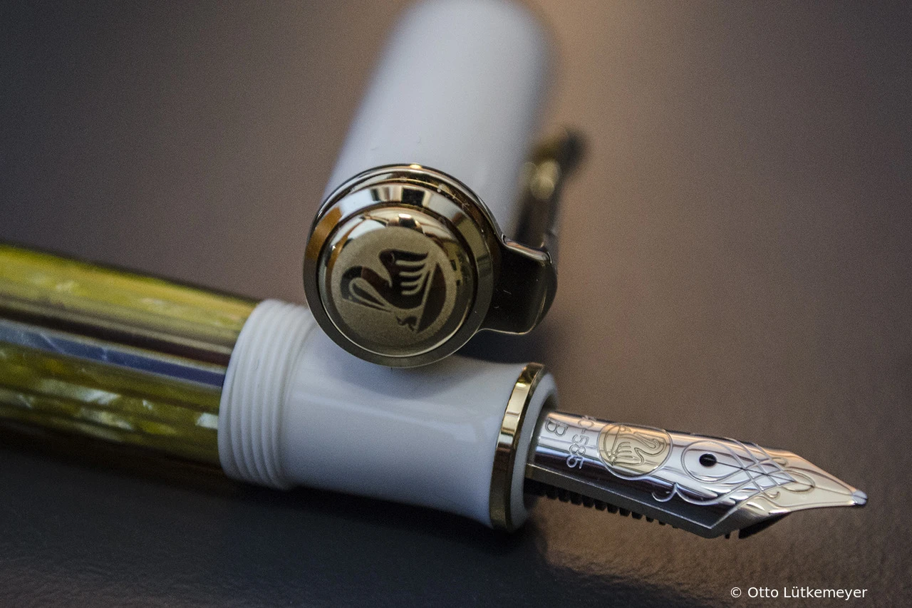 Pelikan M600 Light tortoise-striped
