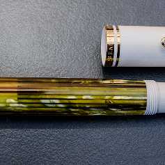 Pelikan M600 Hellschildpatt-Gestreift
