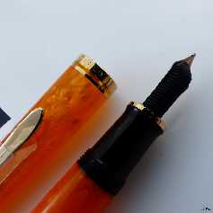 Pelikan M600 Vibrant Orange
