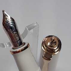 Pelikan M600 Violet-White
