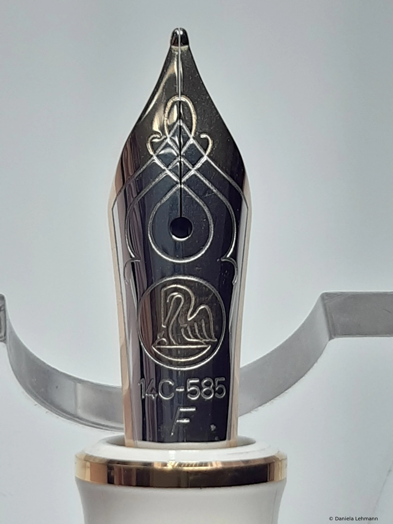 Pelikan M600 Violet-White
