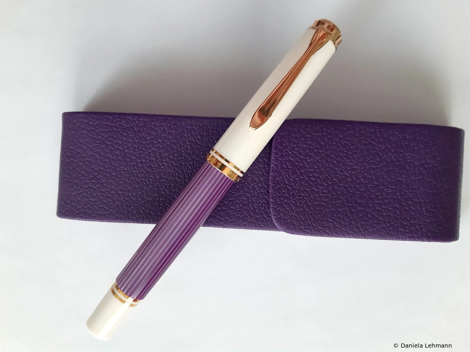 Pelikan M600 Violet-White
