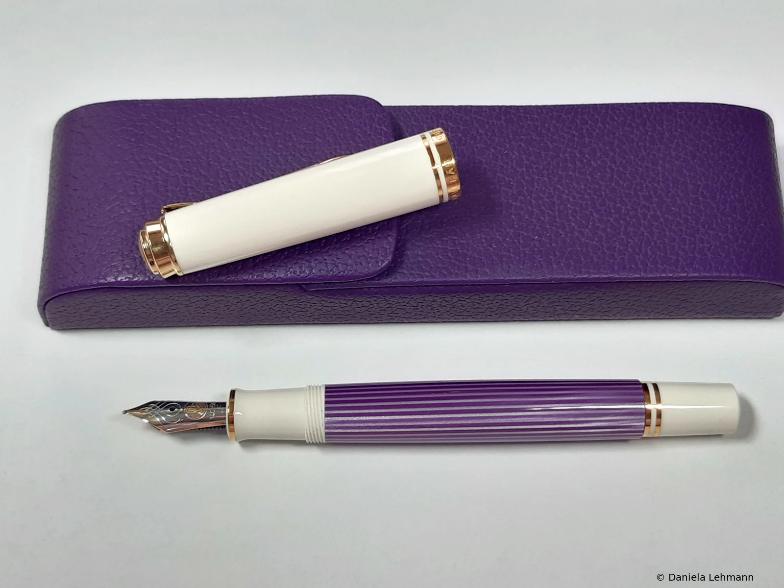 Pelikan M600 Violet-White
