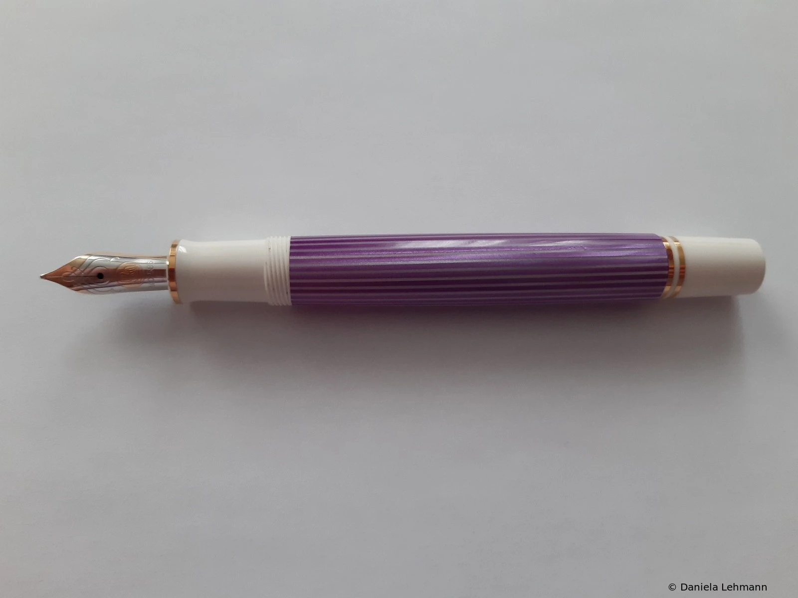 Pelikan M600 Violet-White
