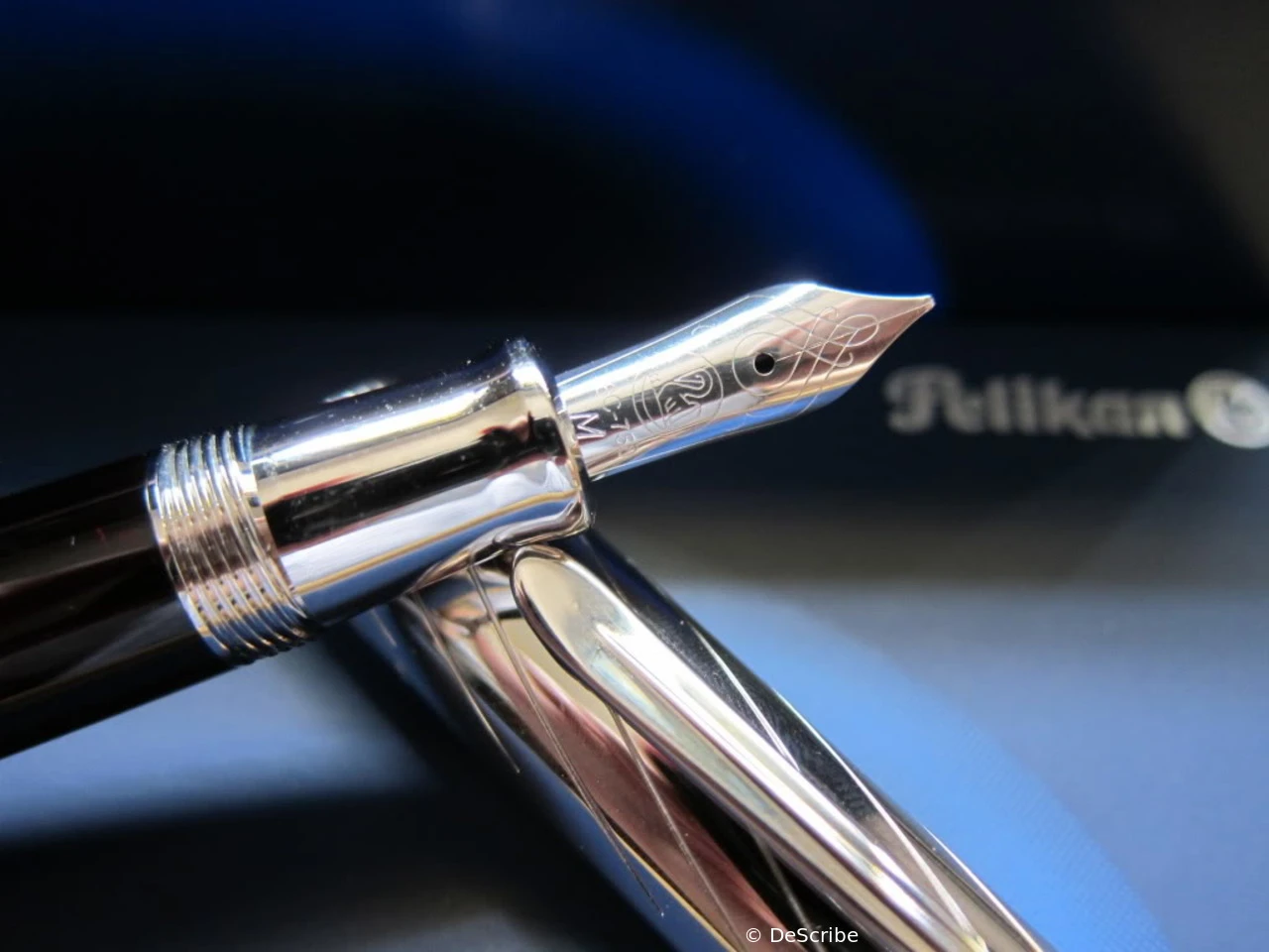 Pelikan M625 Red transparent
