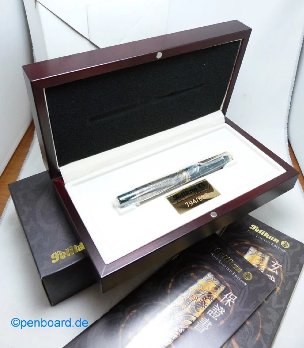 Pelikan M800 (Old Style) Xuan Wu
