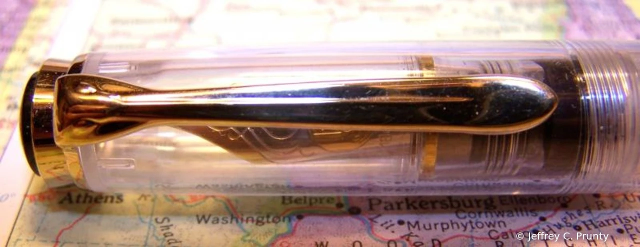 Pelikan M800 Demonstrator English etchings
