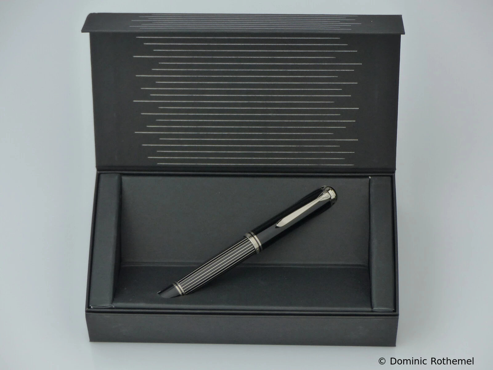 Pelikan M815 Schwarz-Gestreift
